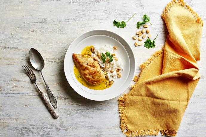 Kananpoikaa currykastikkeessa