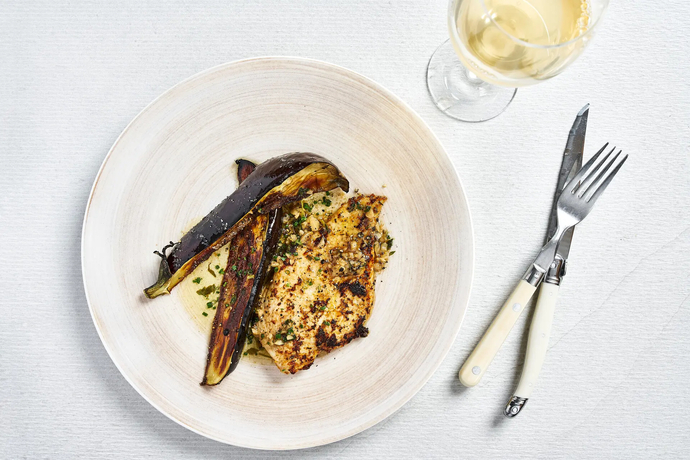 Kananpojan rintaa, paahdettua munakoisoa ja bagna caudaa