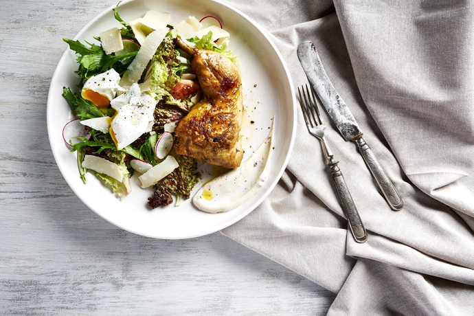 Kananpoika confit ja maalaissalaattia