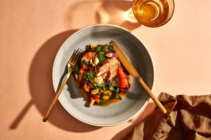 Sitruuna-salviakanaa, ratatouillea ja pistouta