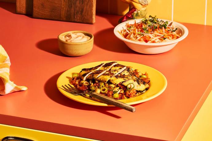 Grillatut kananpojan hot honey fileepihvit ja rapea riisisalaatti