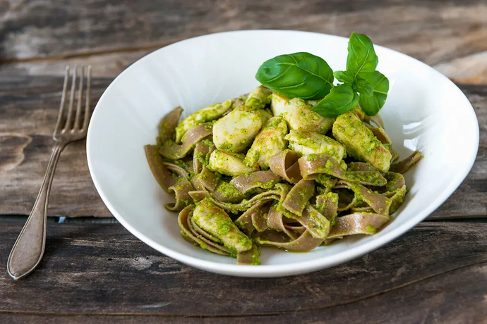 Täyteläinen kana-pestopasta