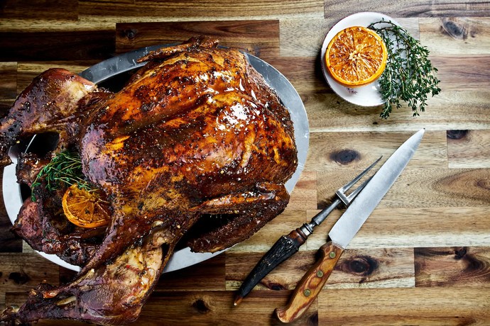 Kokonaisena paistettu kalkkuna sweet & spicy glaseerauksella