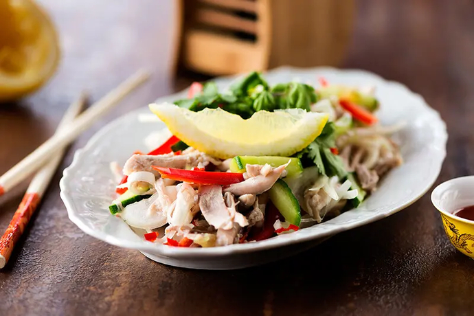 Vietnamilainen kanasalaatti