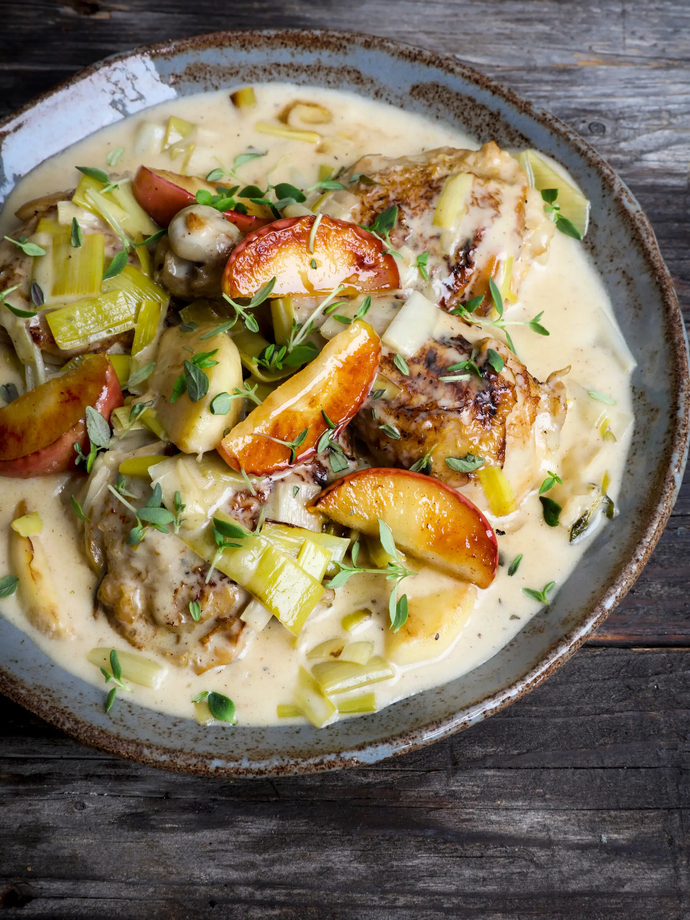 Siiderikanaa, purjoa ja omenoita