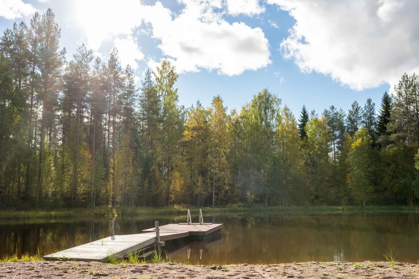 Kariniemen kotitila Kyöstilän tila laituri järvi