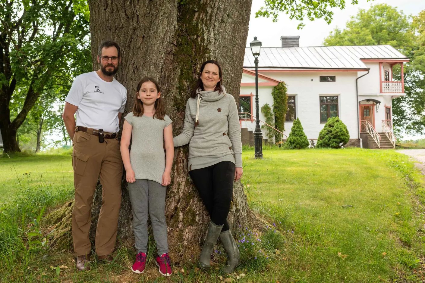 Kariniemen kotitila Tuiskulan tila perhe