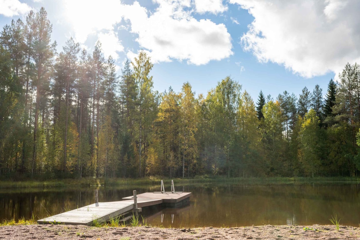 Kariniemen kotitila Kyöstilän tila laituri järvi