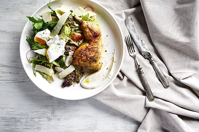 Kananpoika confit ja maalaissalaattia