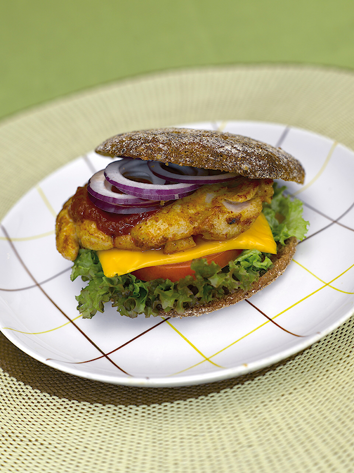 Rukiinen kanaburger ja chiliketsuppi